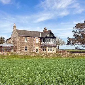 vicarsford-farmhouse-with-hot-tub.edinburghhotelsuk.org/